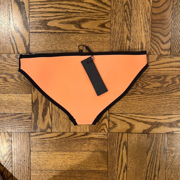 TRIANGL iconic style neoprene bikin with neoprene drawstring bag - Picture 12 of 14